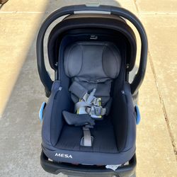 Uppababy Mesa Car seat