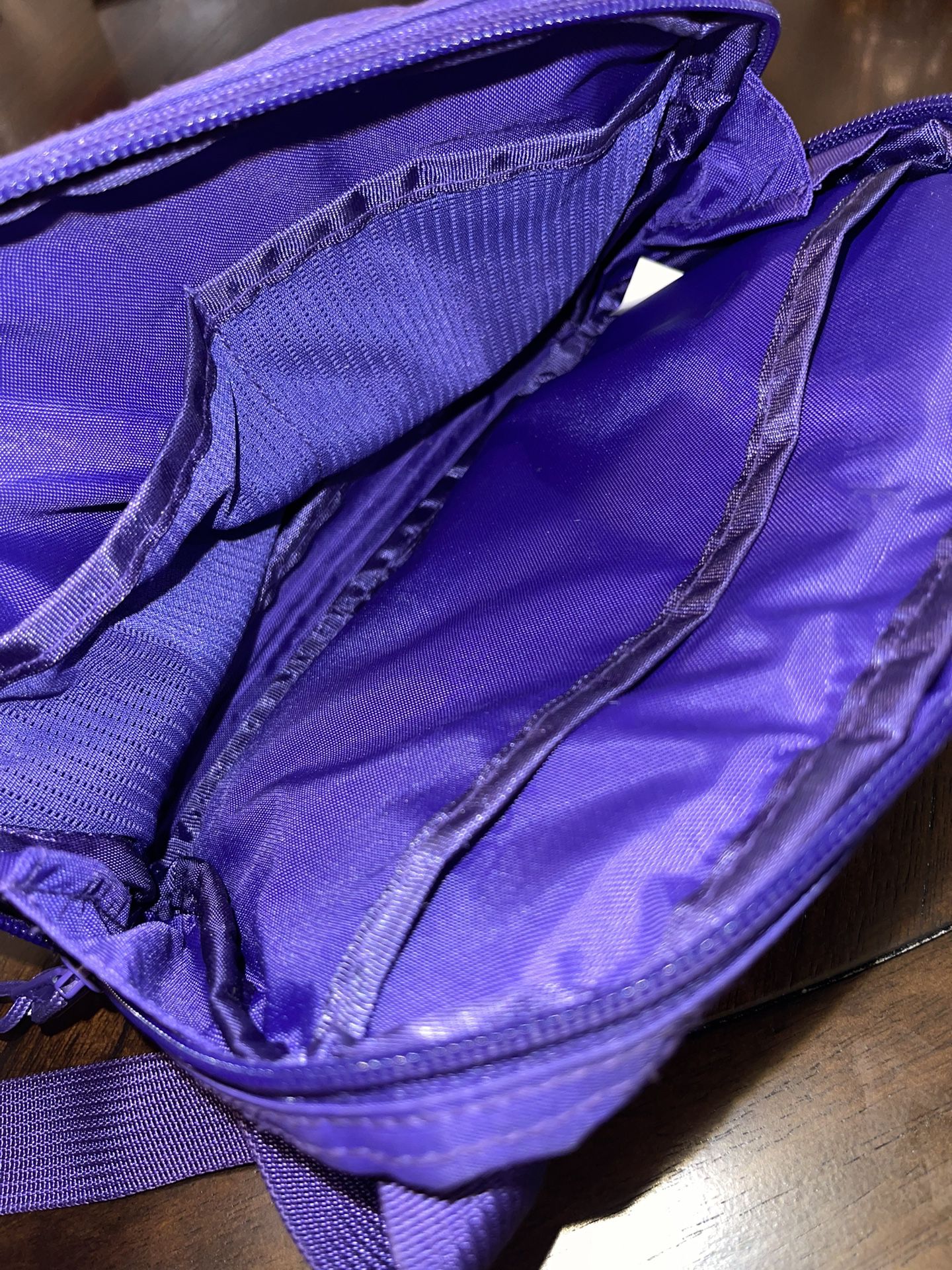Supreme FW18 Shoulder Bag for Sale in Surprise, AZ - OfferUp