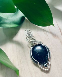 ✨ Blue Goldstone Pendant – “Midnight Constellation”