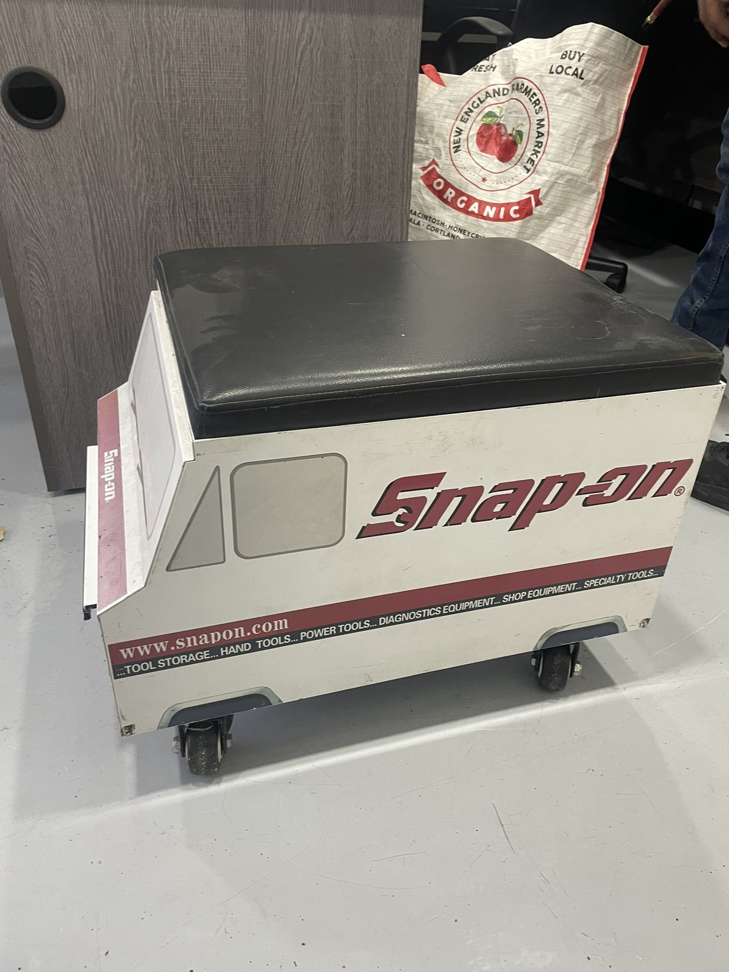 Snap on rolling bench/tool cart