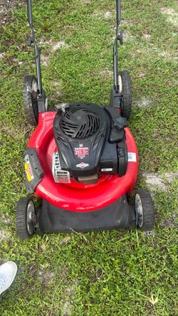 Yard Machines 21" Gas Push Lawn Mower cortadora de pasto