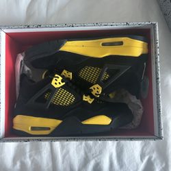 Jordan 4 Yellow Thunder Size 5