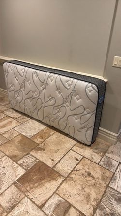 Twin mattress great condition!