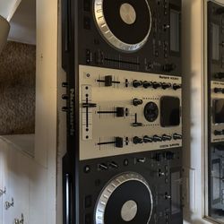 DJ mixer And beat Maker 