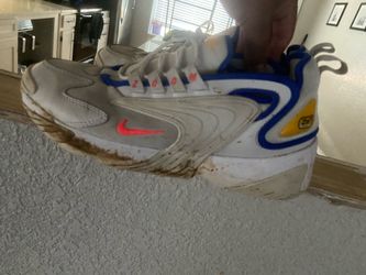 Shoes size 8,5