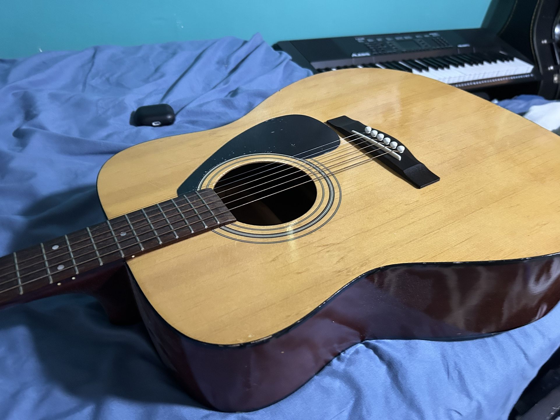 Yamaha Acoustic Guitar And Carrying Case