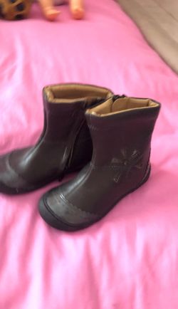 brown aster boots for toddler. Size 25