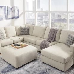 Stunning Stylish Sectional With Delivery! 