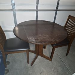 40" Round Table With Chairs
