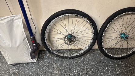 Bike Wheel Set with Zebra Print Rims 29”