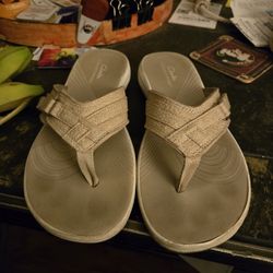 Clark Cloudstepps Size 7 Tan/kaki 