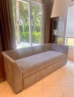 Pull out couch