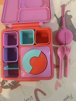 Omie Lunch box and accessories