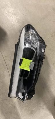 2015-2019 BMW X6 DRIVER SIDE HEADLIGHT
