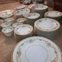 Antique Noritake

Set