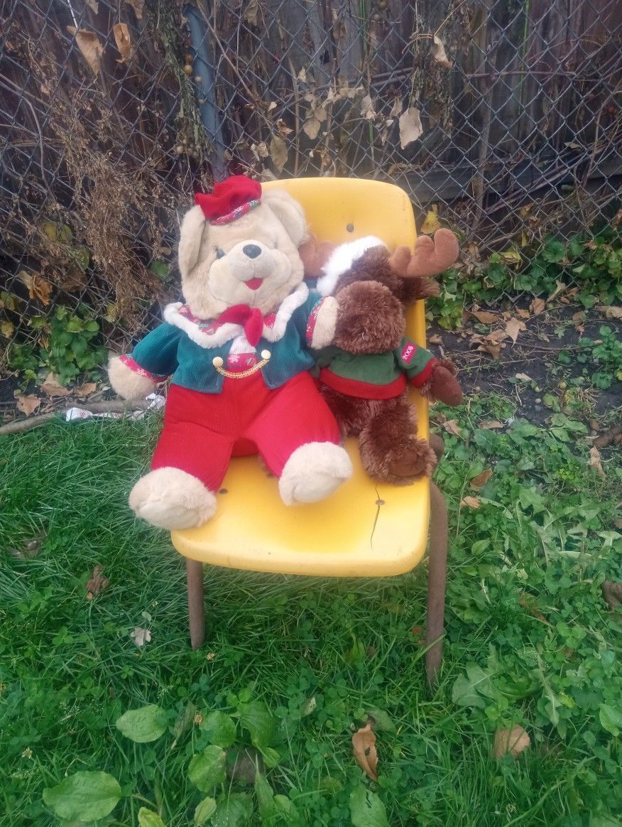 2005 Moose, Bear Christmas Stuffed Animals For Both