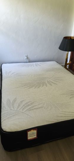 Queen matress & box