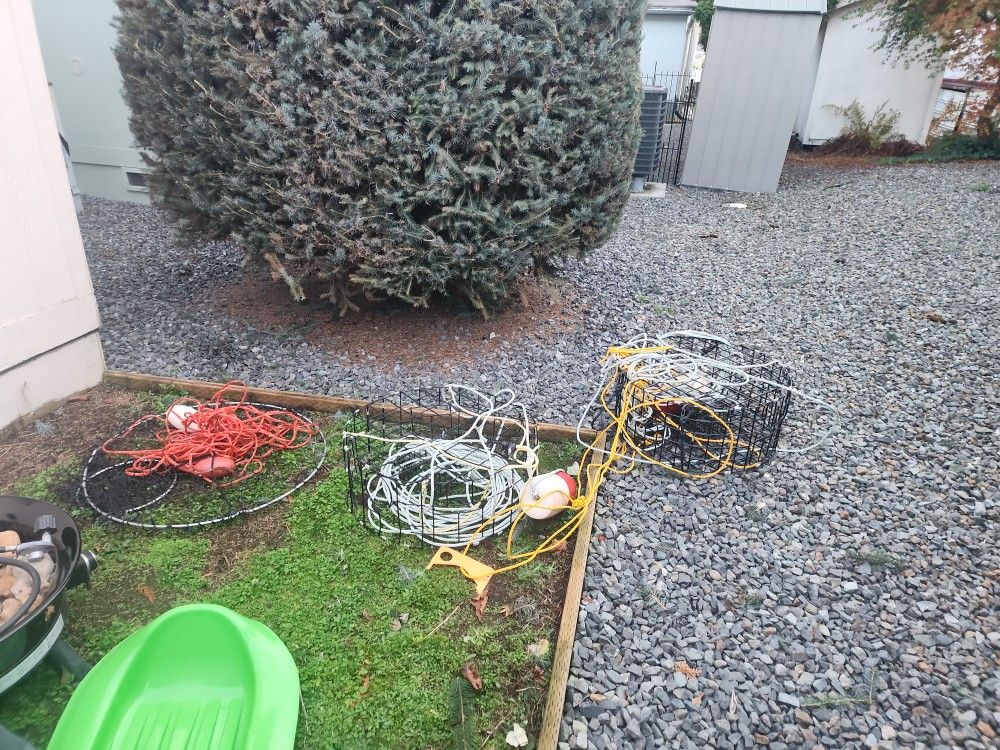 1 Crab Net 2 Crab Cages And Rope And Booey