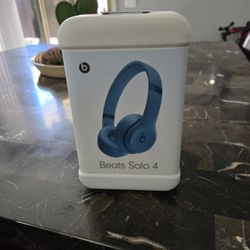 Beats solo 4 