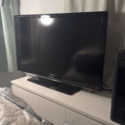 Tv Samsung 46”  - Rotating Base With Original Remote Control