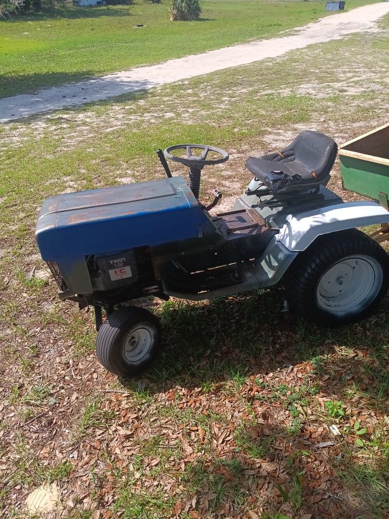 Ford Lawn tractor