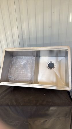 Planet Sink 33” Sink