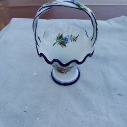 Vase Beautiful Design. 9inch Tall