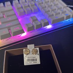 10kt gold nugget earring