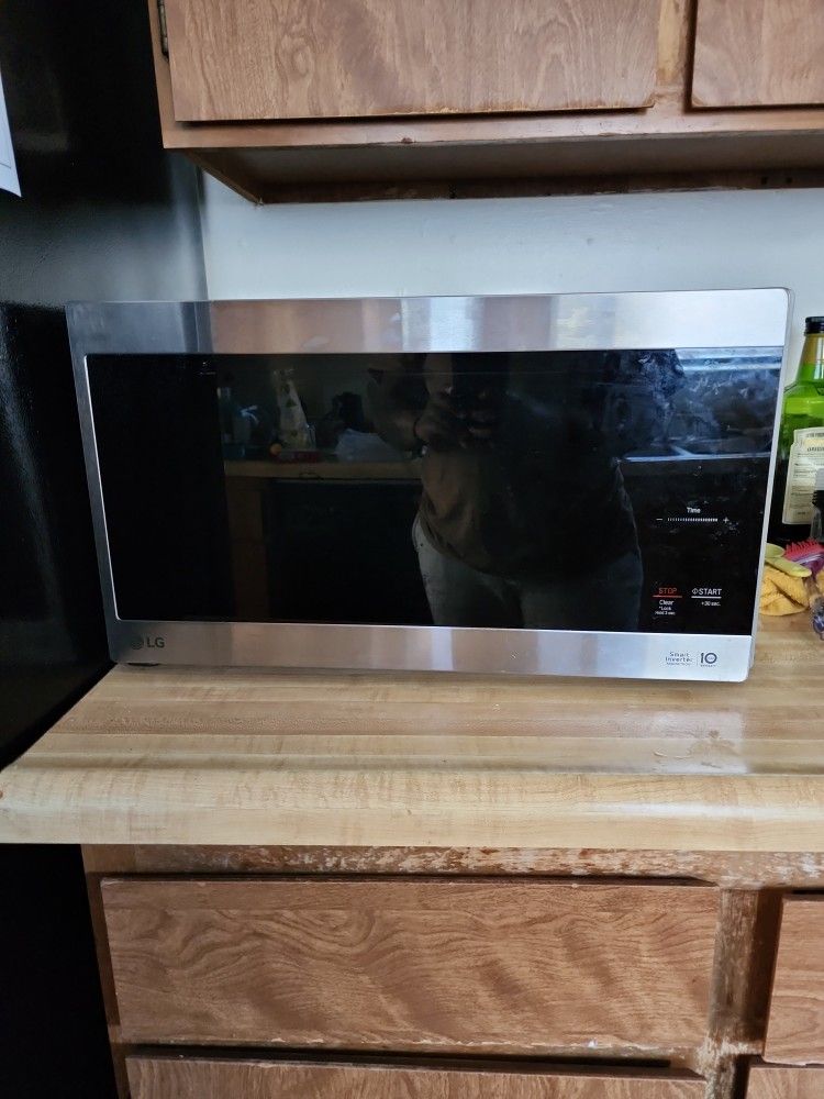 LG Microwave