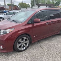 2014 Toyota Sienna SE 