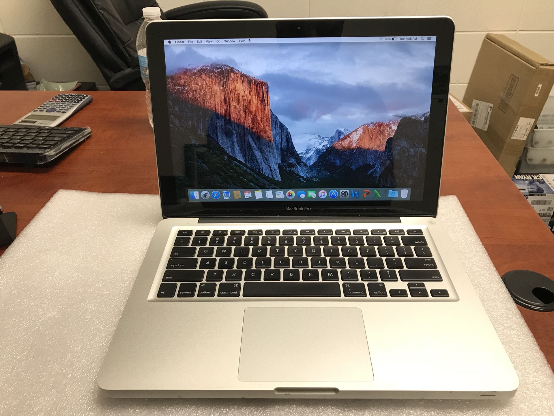 Apple Macbook Pro 13-inch, 2011 Core i5//4GB/ -Word/Excel -Fully Functional!!!