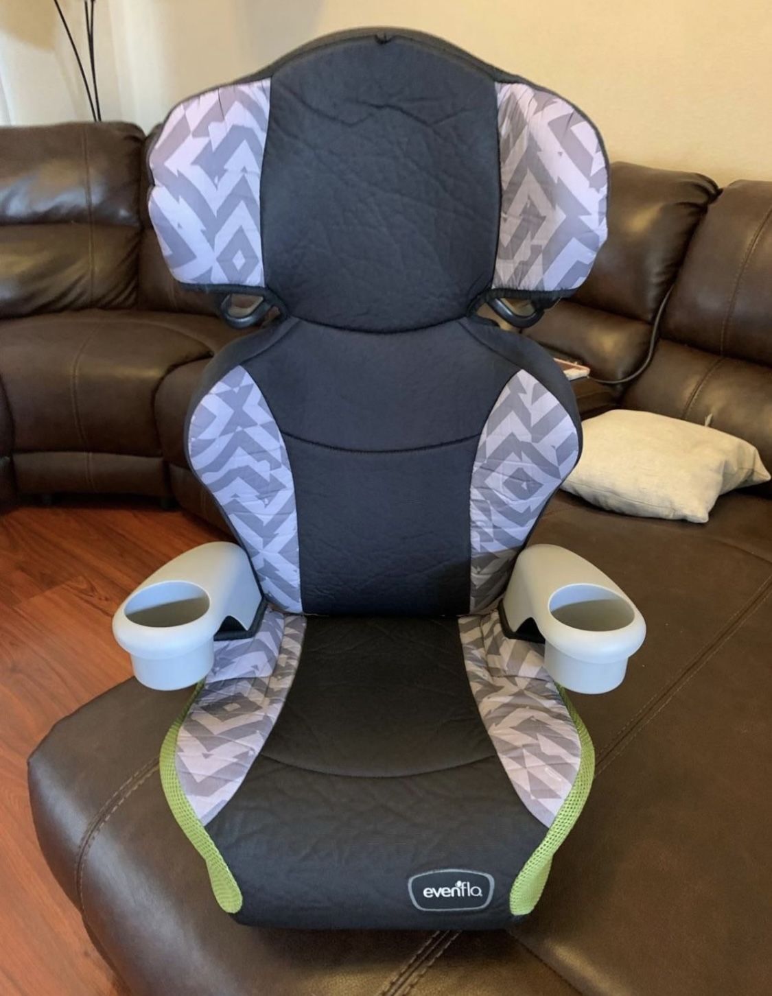 EVENFLO CAR SEAT - BOOSTER