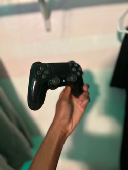 Black ps4 controller