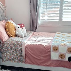 Pillowfort Full Size Girls Bedding Comforter
