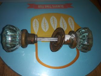 VINTAGE CLEAR 12 POINT GLASS DOORKNOBS