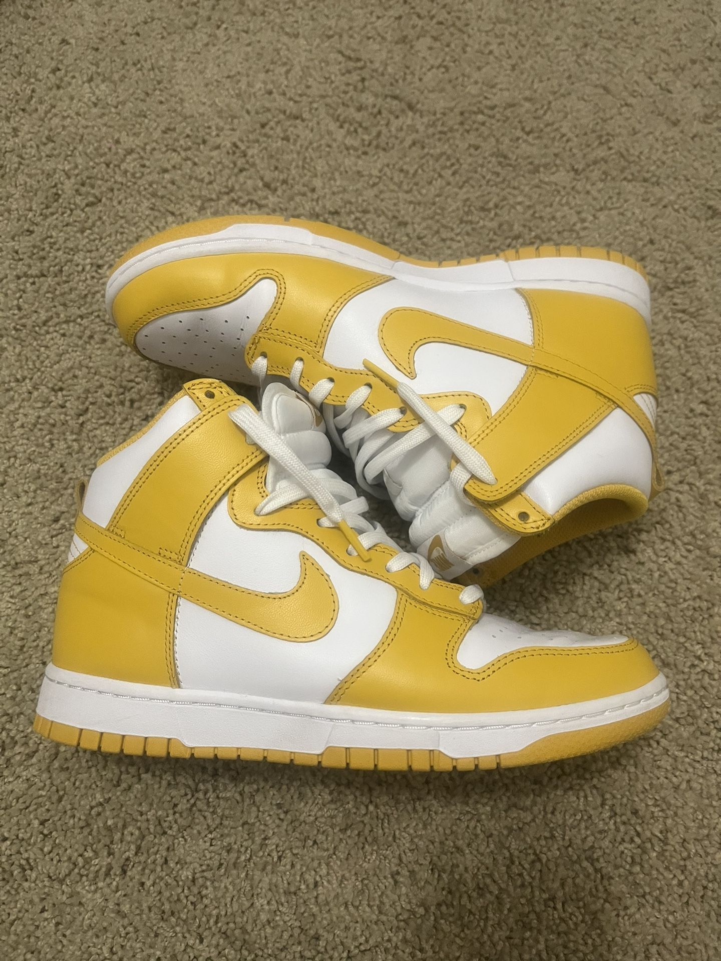 Nike high dunk sulfur