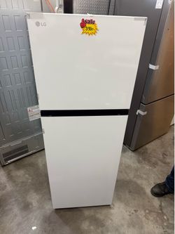 LG 8.6-cu ft Counter-Depth 22-in Wide Top-Freezer Refrigerator ( White ) ENERGY STAR Certified