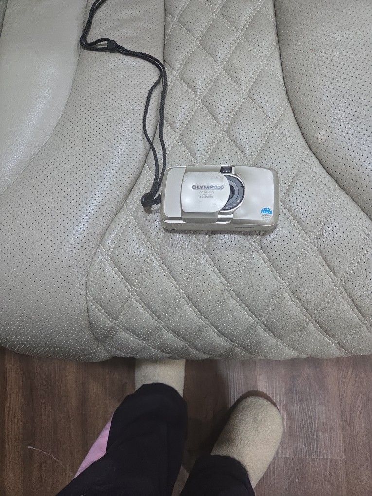 Olympus CAMERA