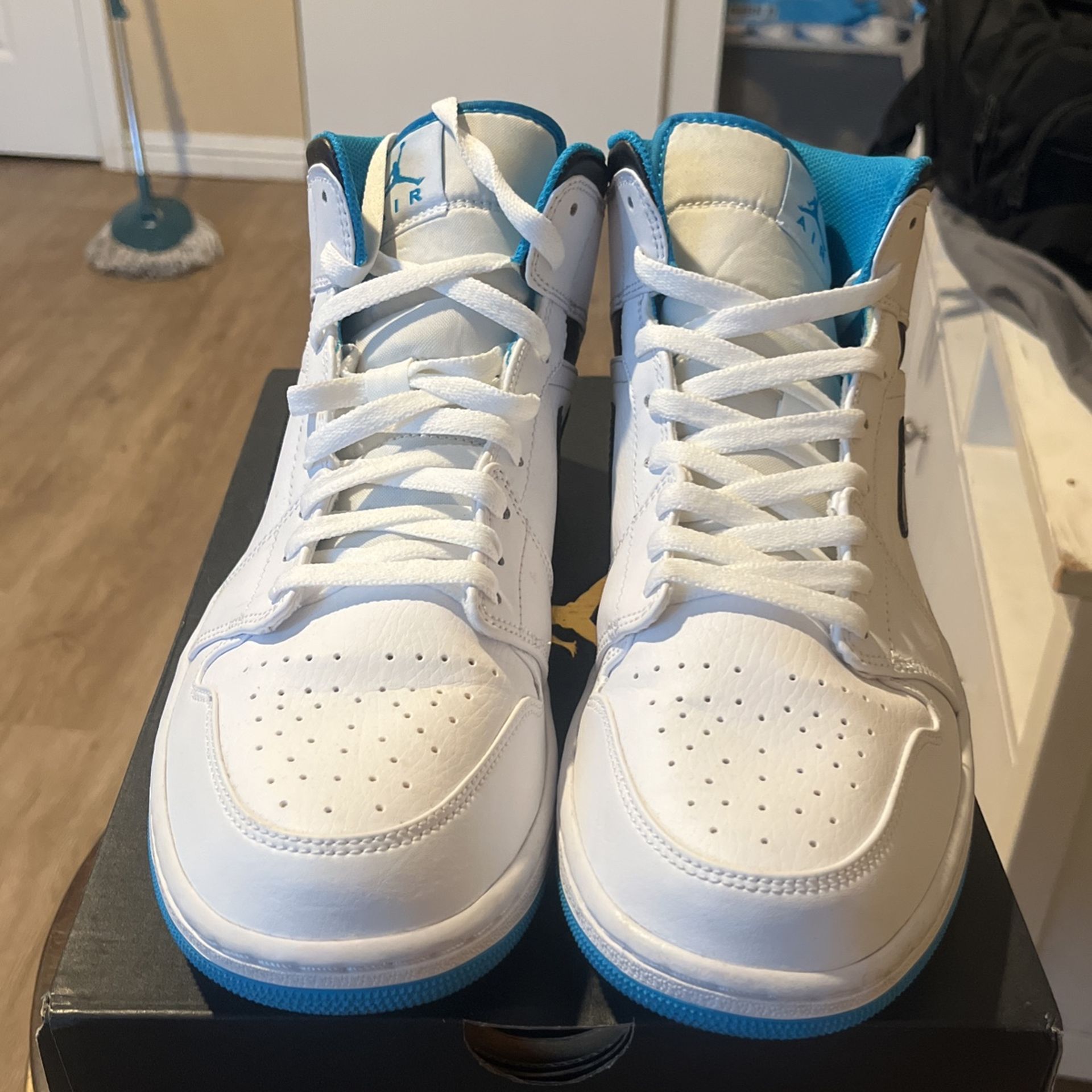 Air Jordan 1 Mid 11/5