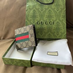 Gucci Web Supreme GG Bi-Fold Wallet Shoot offers please!!