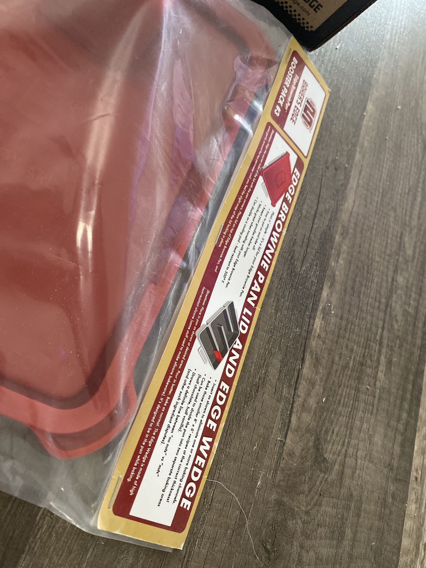 Edge Brownie Pan with Lid