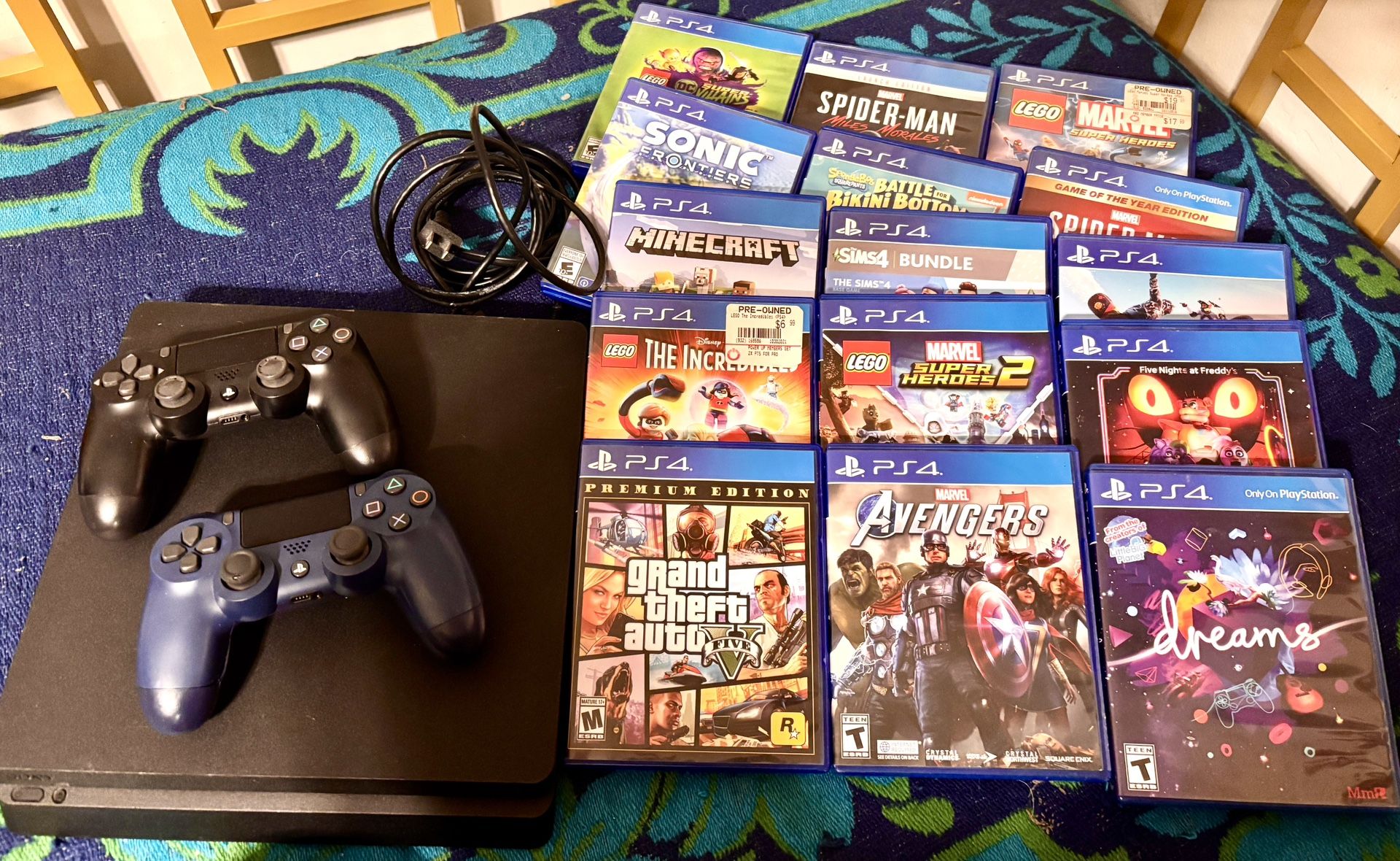 PS4 Bundle With 15 Games 2 Controllers