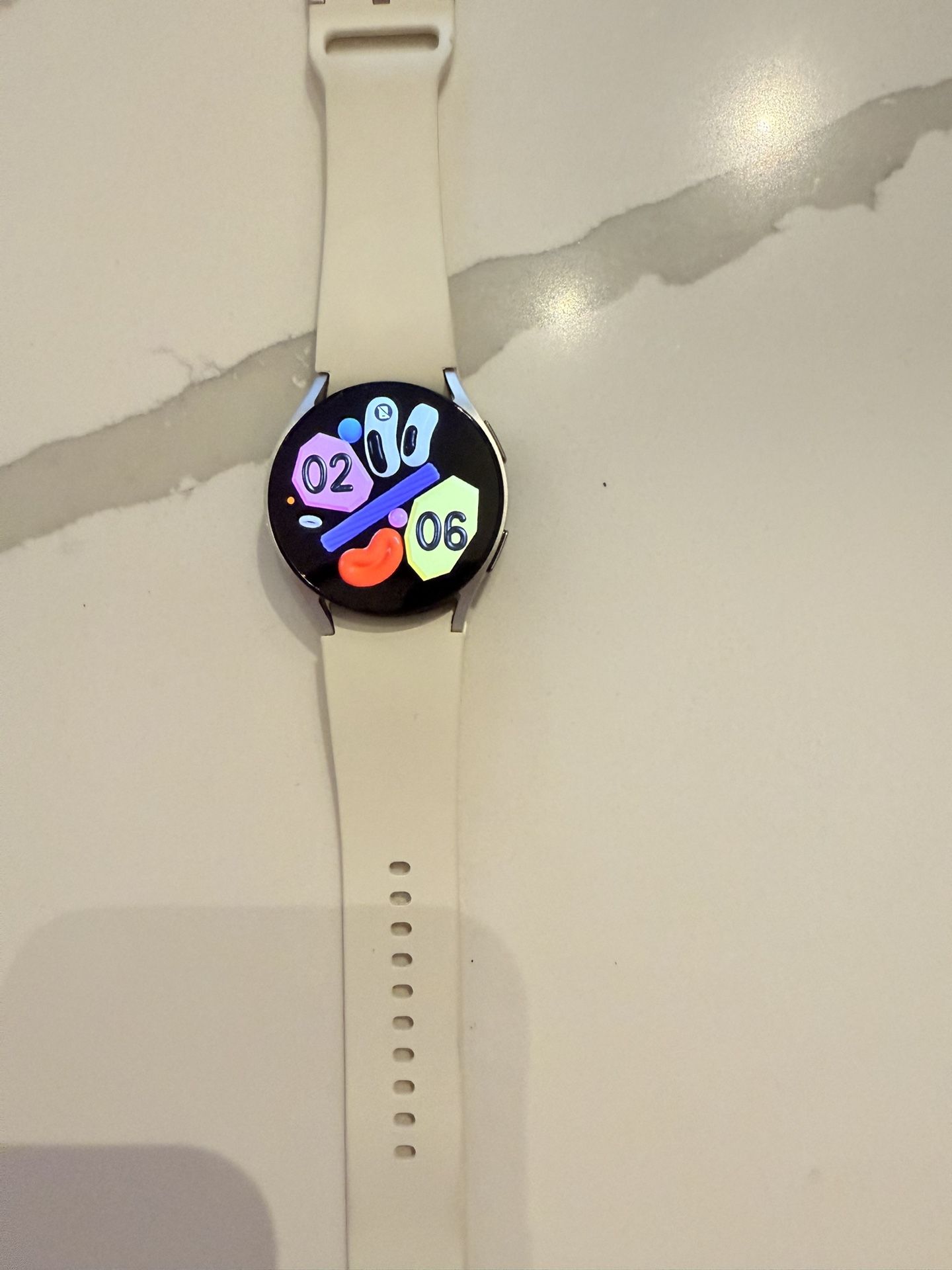 SAMSUNG WATCH 6 GENTLY USED LTE ANSWER CALLS FROM PHONE STRAP SIZE L