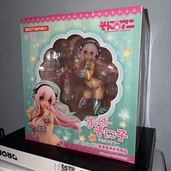Super Sonico with Macaroon Tower 1/7 Scale Unopened