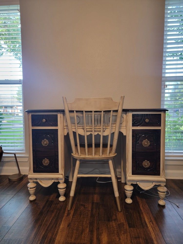 Antique Desk Or Vanity With Chair