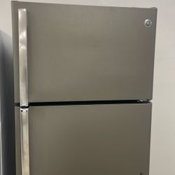 Ge Top And Bottom Refrigerator 