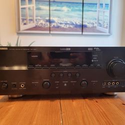 Yamaha RX-V661 receiver