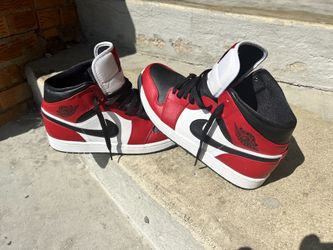 Jordan 1 Red Black