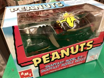 Peanut Woodstock snapfast model kit ERTL vintage