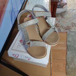 Mia Amore Cartia Silver/Gray  Sz9